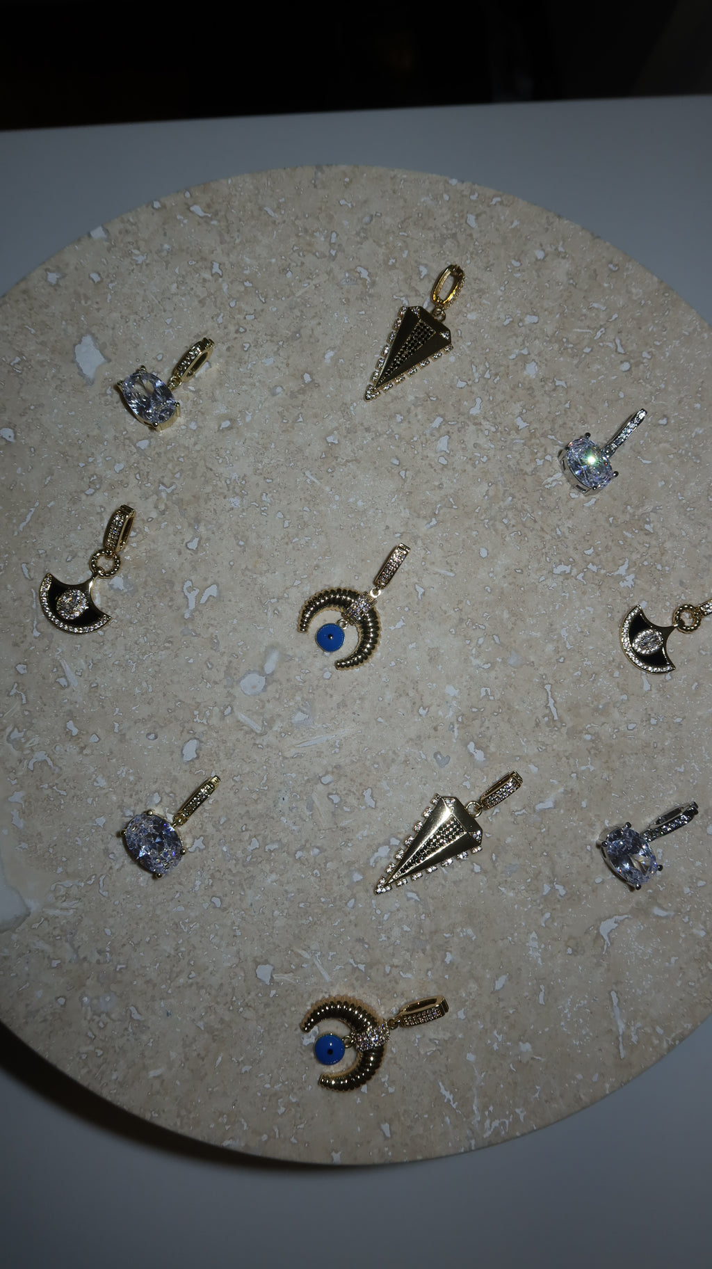No.5 Charm