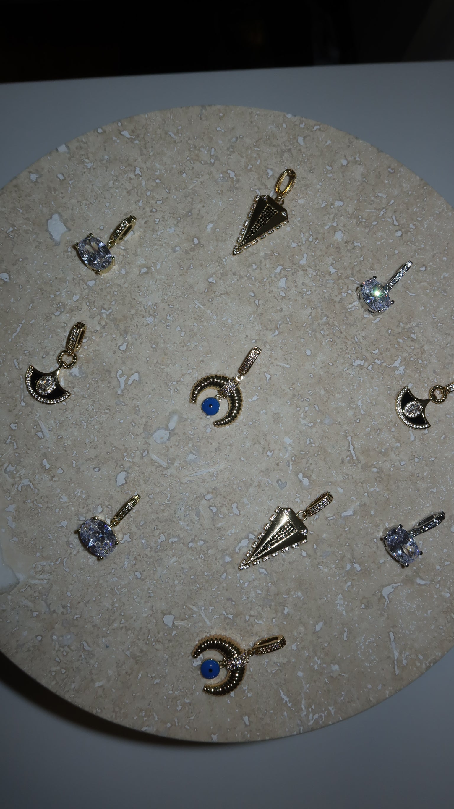 No.5 Charm