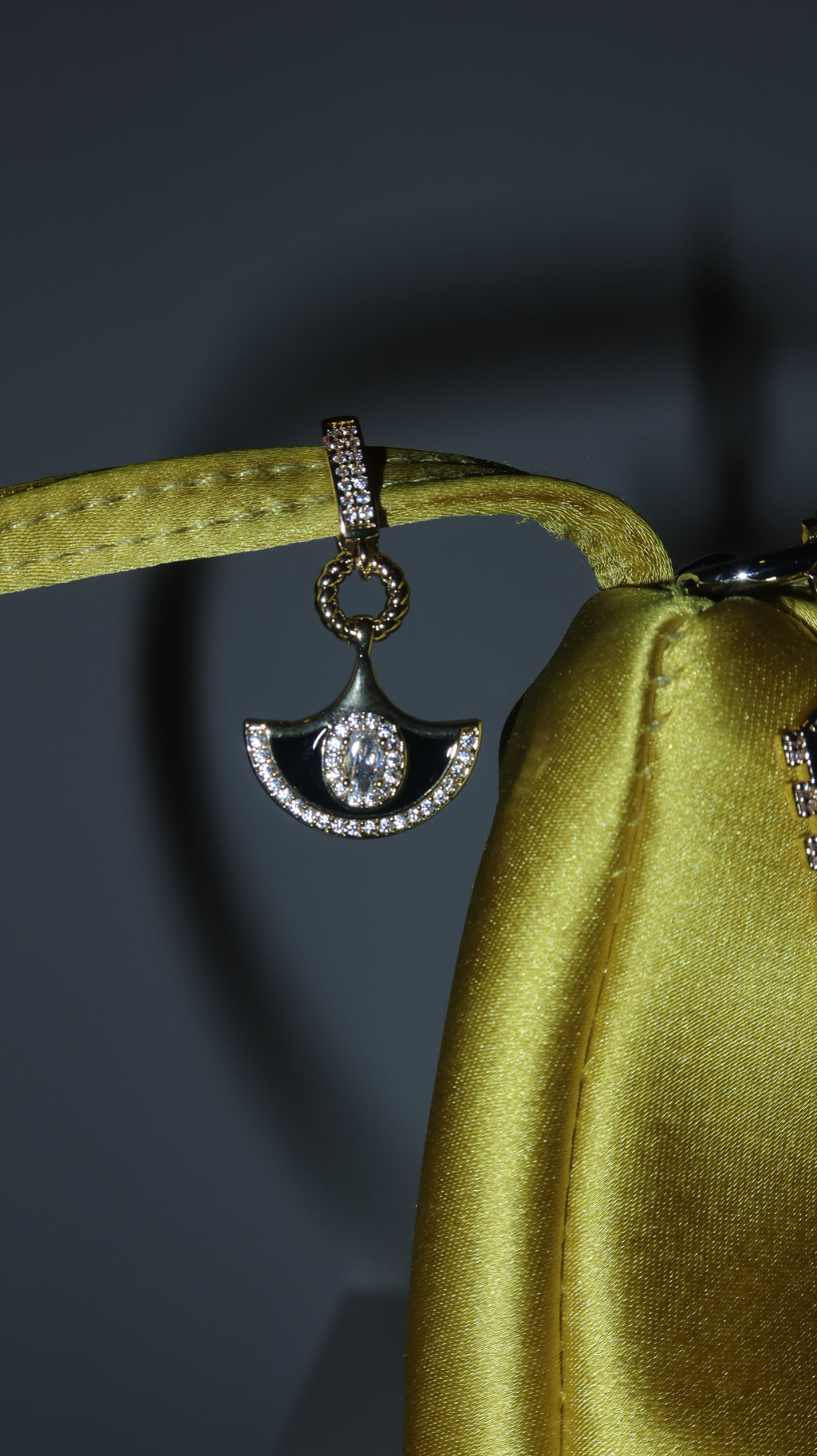 No.3 Charm